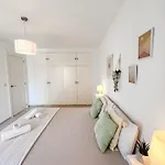 Bright And Cozy Flat By The شقة فوينخيرولا