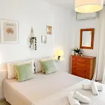 Bright And Cozy Flat By The * فوينخيرولا