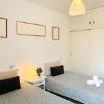 شقة Bright And Cozy Flat By The *