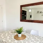 Bright And Cozy Flat By The * فوينخيرولا