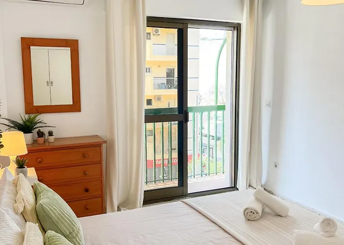 Bright And Cozy Flat By The