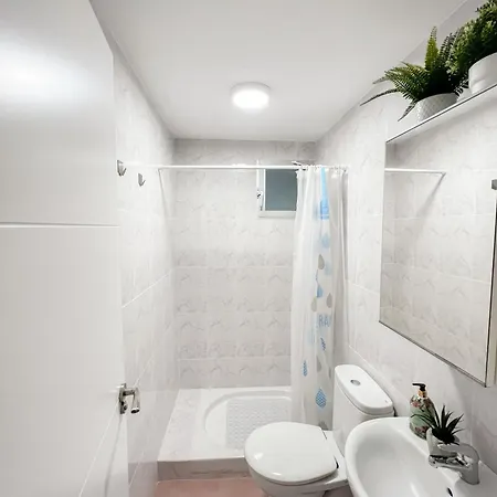 Bright And Cozy Flat By The * فوينخيرولا