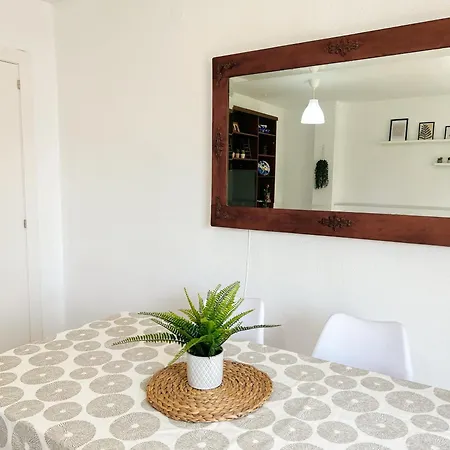 Bright And Cozy Flat By The * فوينخيرولا
