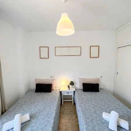 Bright And Cozy Flat By The * פואנגירולה