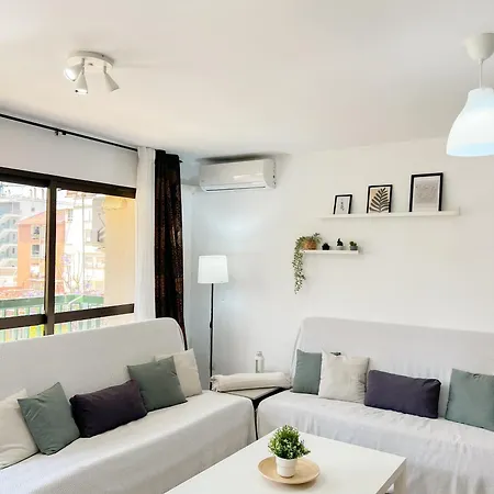 דירה Bright And Cozy Flat By The פואנגירולה