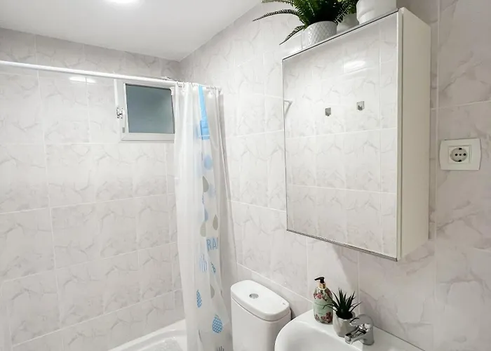 דירה Bright And Cozy Flat By The פואנגירולה