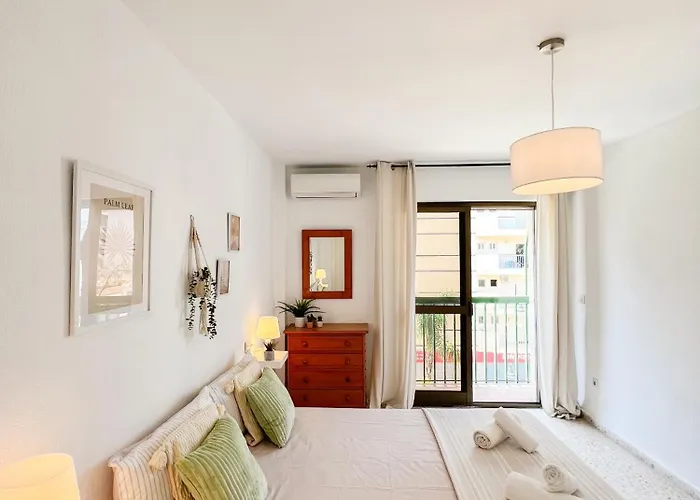 דירה Bright And Cozy Flat By The