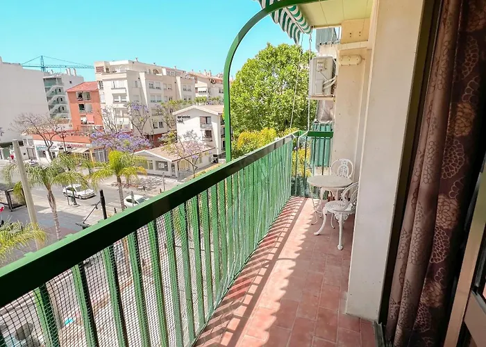 Bright And Cozy Flat By The *