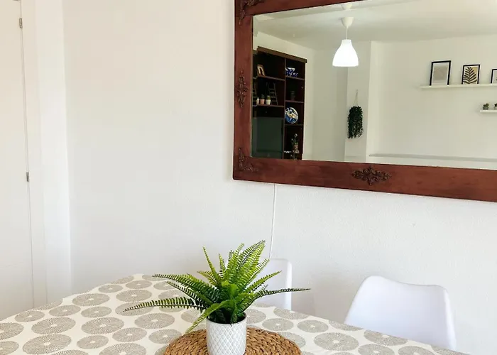 Bright And Cozy Flat By The * פואנגירולה